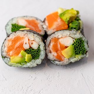 Futomaki salmón. (4Pzs.)