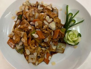 134A. Pollo Con Almendras