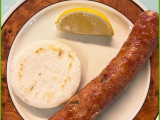 CHORIZO_CON_AREPA
