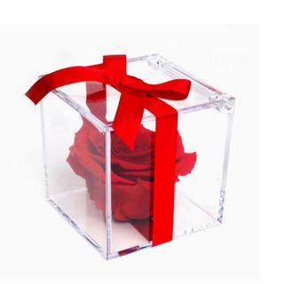 Rosa roja en caja metacrilato