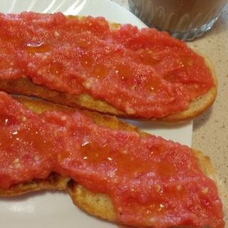 Tostada con Tomate
