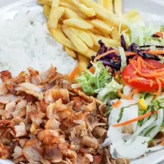 Shawarma, patata, ensalada, arroz