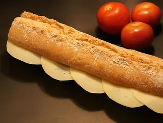 Bocadillo de queso manchego