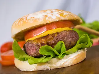 Hamburguesa de carne con queso