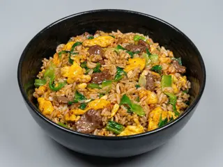 Arroz frito con ternera
