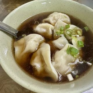 Sopa de gyozas (6und)