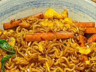 Yakisoba de pollo