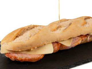 Bocata De Lomo Y Queso