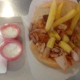 Kebab con patatas dentro