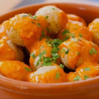 Papas Arrugadas con Mojo rojo