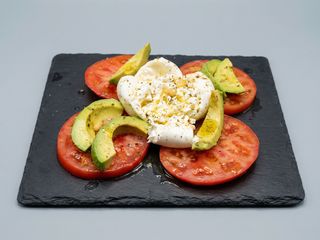 Burrata Amb Tomàquet I Alvocat