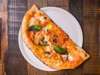 Pizza Calzone Ripieno Al Forno (30 Cm.)