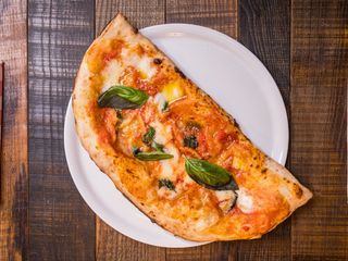 Pizza Calzone Ripieno Al Forno (30 Cm.)