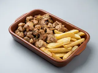 Carne Cochino En Adobo Con Papas Fritas