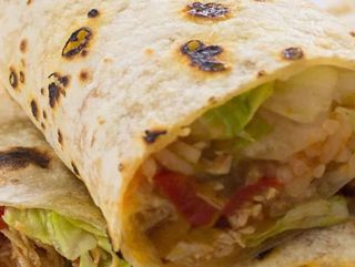 Burrito de pollo desmenuzado