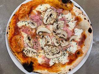 Pizza Clay Signature - Nuestra pizza mas completa