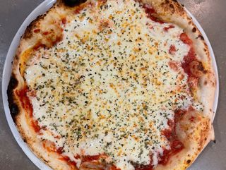 Pizza Quattro Formaggi Al Miele - Cremosa y dulce