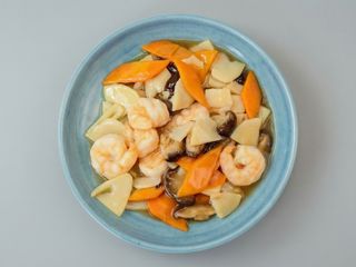 Gambas Con Bambú Y Setas Chinas