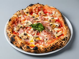 Pizza prosciutto e funghi 