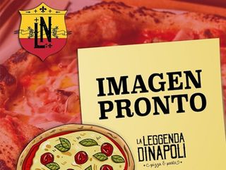 Babá napolitano con fresas y nata