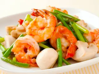 Gambas con salsa tailandés