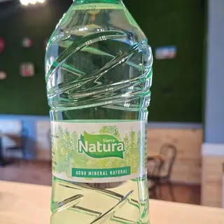 Aqua sin gas