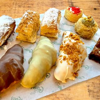 Caja Pastelería Variada 10 Unidades