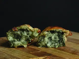 Empanada de espinaca y queso (V)