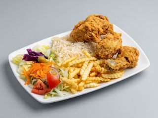 Menú 3 Piezas Con Arroz, Patatas, Ensalada Y Salsas + Bebida