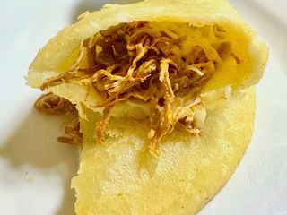 Empanada De Carne desmechada Y Queso (1 Ud.)