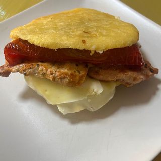 Arepa de lomo de cerdo
