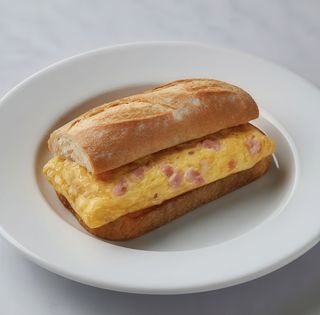 Bocadillo Tortilla Y Jamón