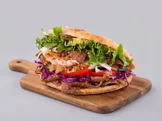 2 Doner kebab normal ×1 regalo bebida o patatas