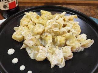 Fagotti de Ricota y pera con Salsa de Queso Gorgonzola y Nueces