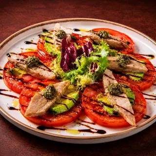 Ensalada de ventresca con tomate