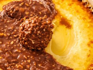 Cheesecake Super Luna Con Ferrero Rocher (Para 6 A 8 Personas)