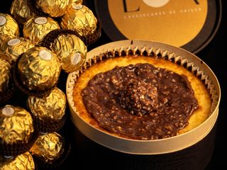 Cheesecake Luna Llena Con Ferrero Rocher (Para 2 A 3 Personas)