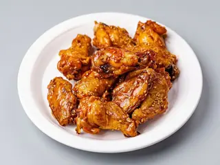 Ración De Alitas De Pollo Fritas (6 Uds.)