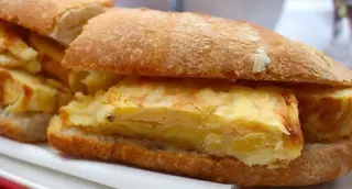 Bocadillo De Tortilla Española