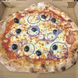 Pizza De Atún