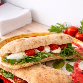 Panuozzo with mozzarella and tomato