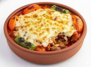Patatas con Carne y Queso Gratinado Mediana