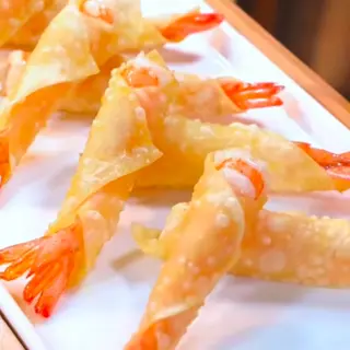 Langostinos en hojaldre frito（10uds）
