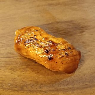 Nigiris de salmó flamejat