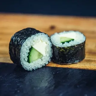Makis de cogombre i formatge