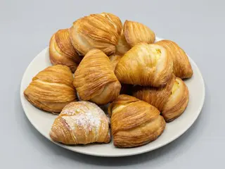 SFOGLIATELLA NAPOLETANA RICCIA