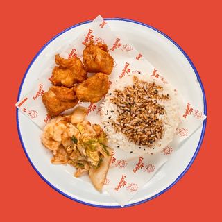 Combo Arroz con Pollo Frito y Kimchi