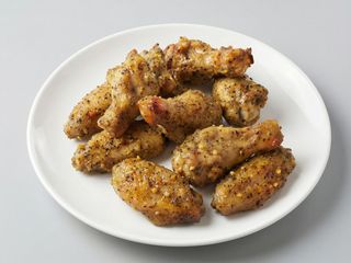 Ración De Alitas A Baja Temperatura