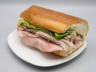 Pan Con Lechón Especial 2