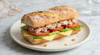 Bocadillo De Atún (Grande)